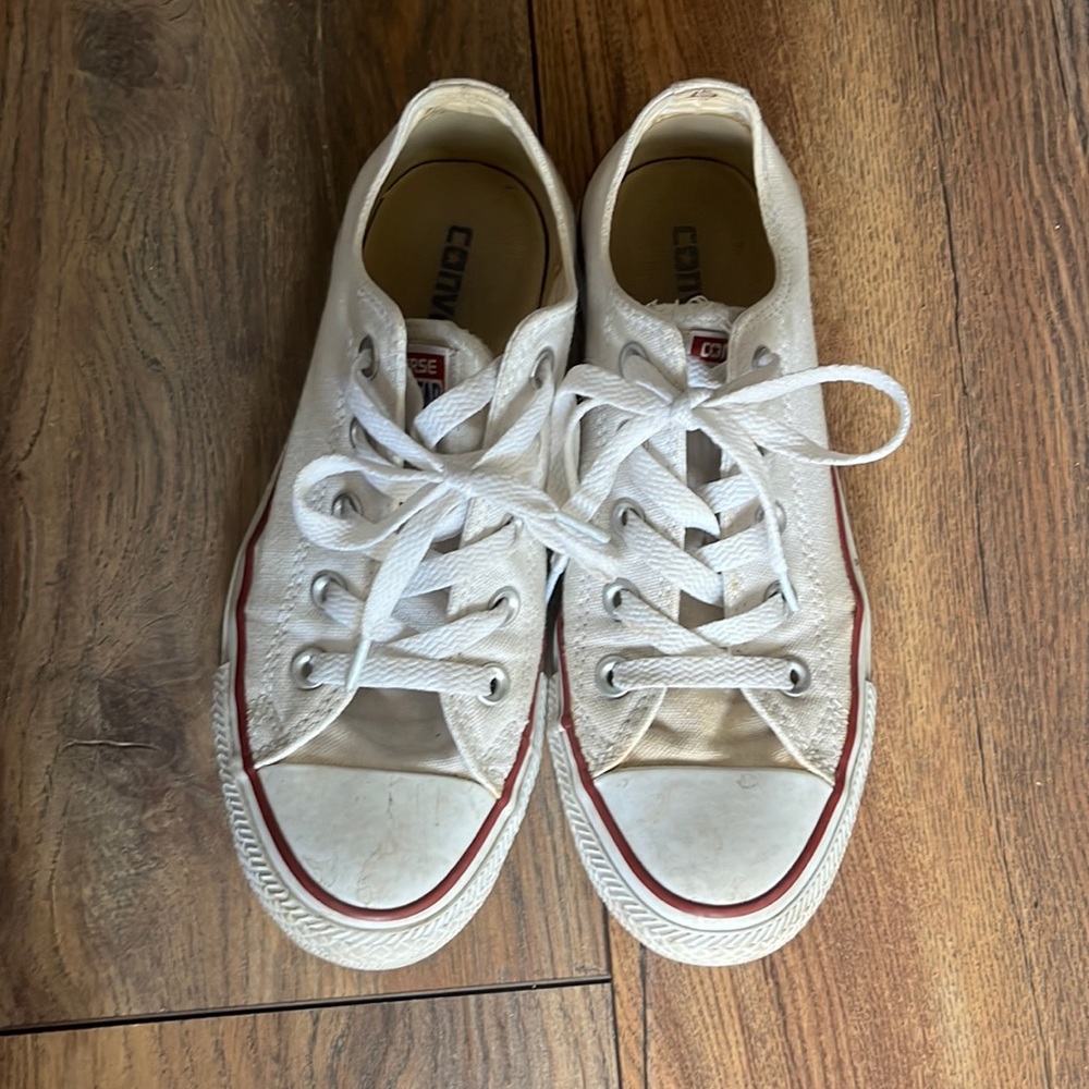 Converse chuck Taylor all star white sneakers, size 6